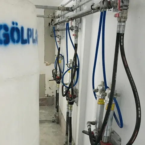 Yağ odasında pompa ve hat bağlantıları